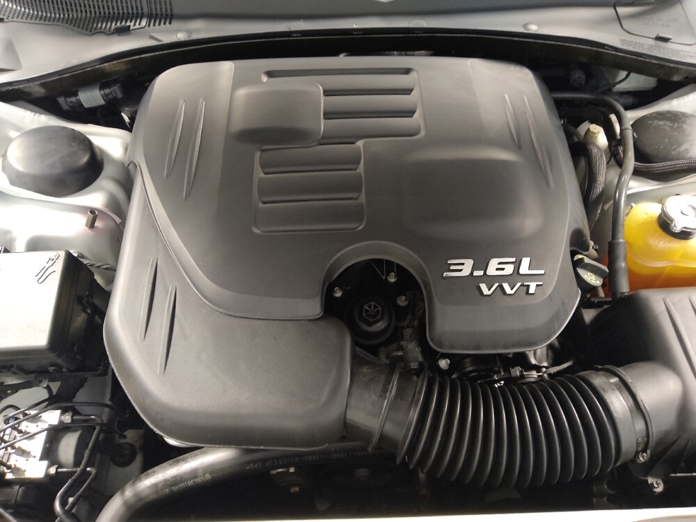 2019 Chrysler 300 in Houston, TX 77074 - 18125853 30