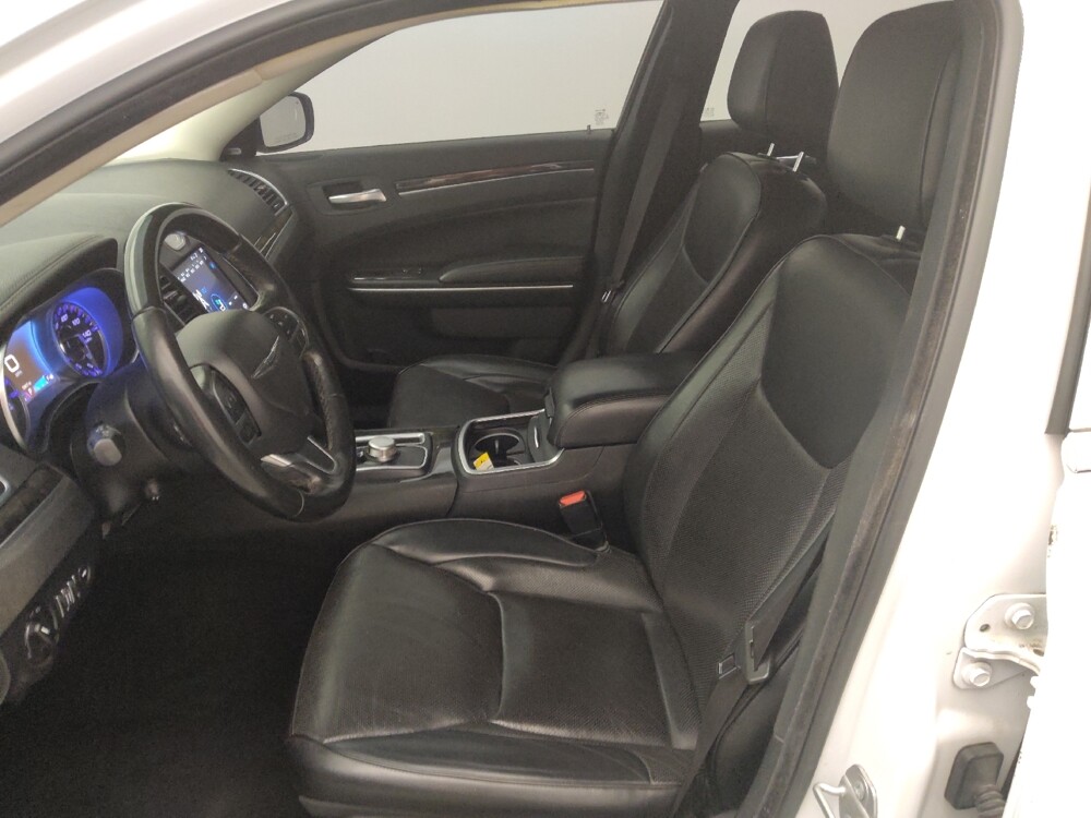 2019 Chrysler 300 in Houston, TX 77074 - 18125853 17