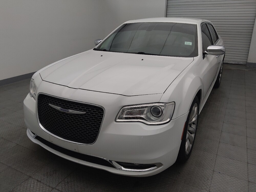 2019 Chrysler 300 in Houston, TX 77074 - 18125853 15