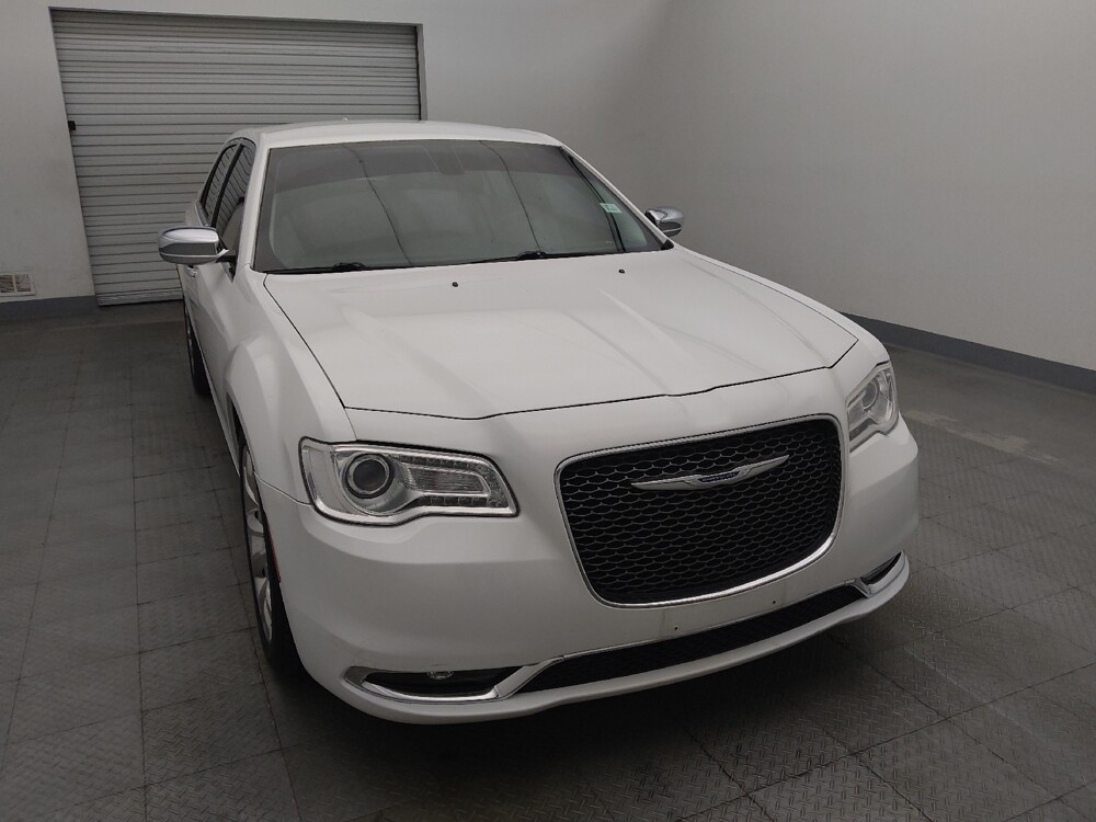 2019 Chrysler 300 in Houston, TX 77074 - 18125853 14