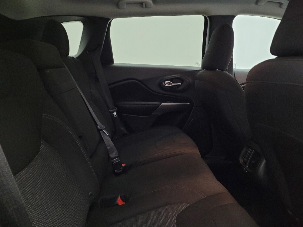 2019 Jeep Cherokee in Columbus, OH 43228 - 18125872 19