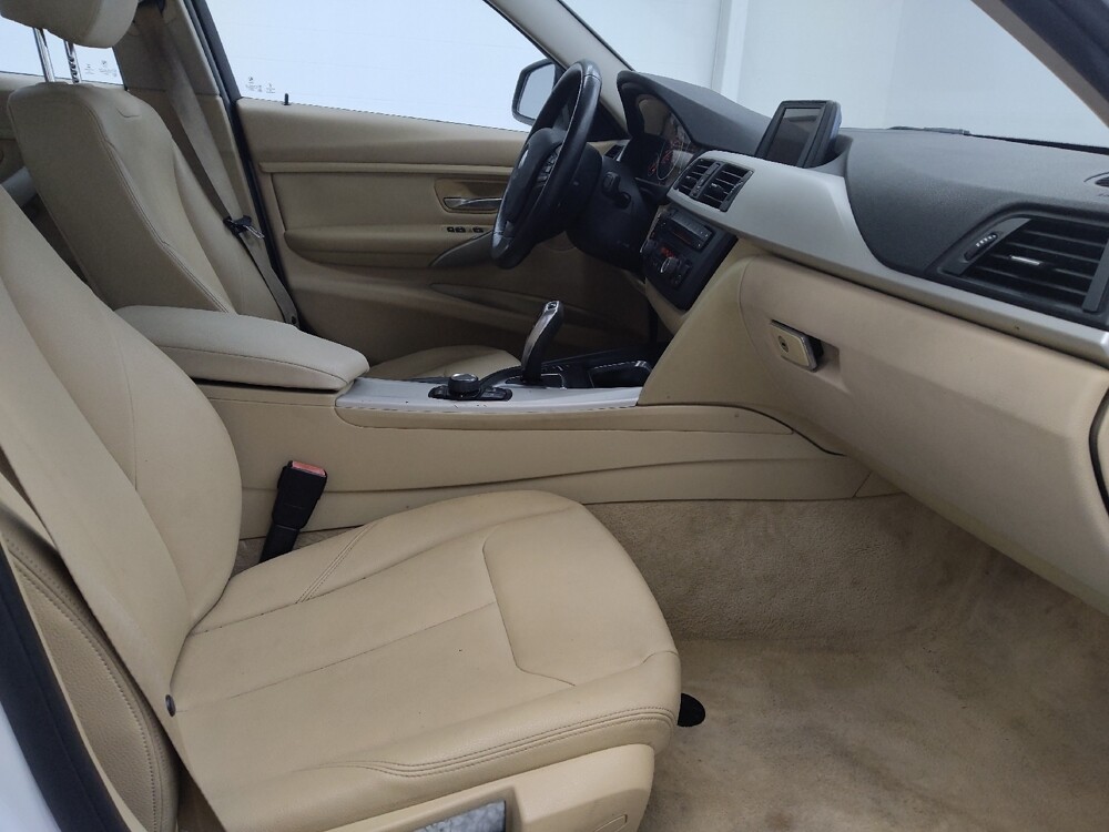 2015 BMW 320i in St. Louis, MO 63136 - 18125875 21