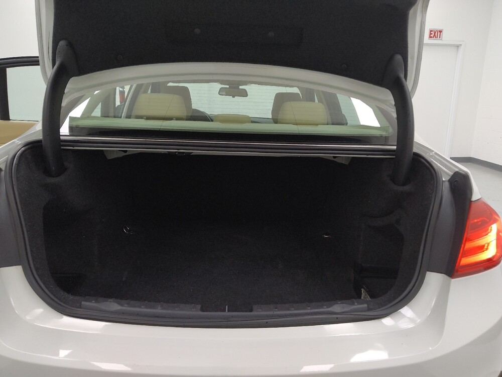 2015 BMW 320i in St. Louis, MO 63136 - 18125875 29