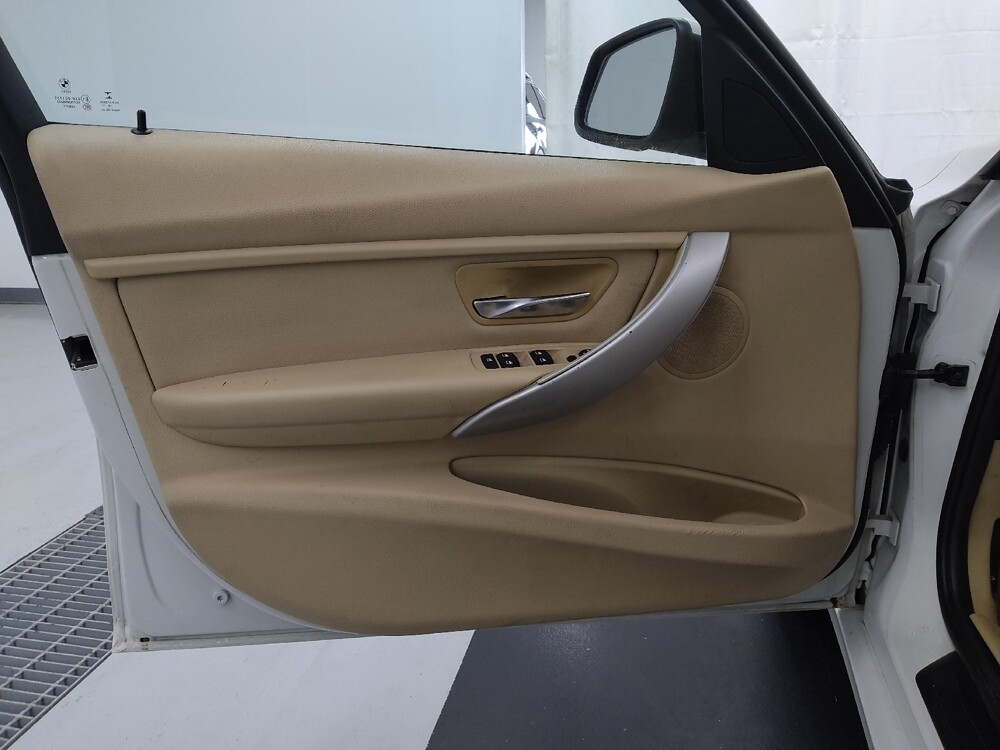 2015 BMW 320i in St. Louis, MO 63136 - 18125875 27