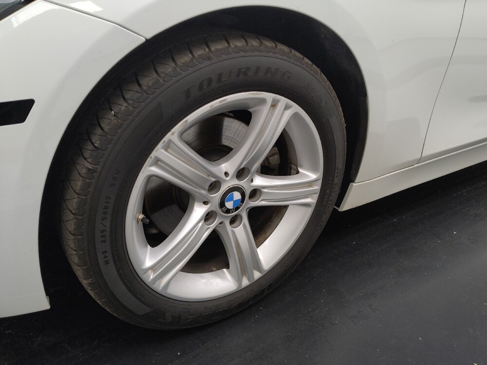 2015 BMW 320i in St. Louis, MO 63136 - 18125875 31