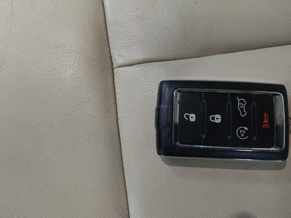 2021 Jeep Grand Cherokee L in St. Louis, MO 63136 - 18125876 32