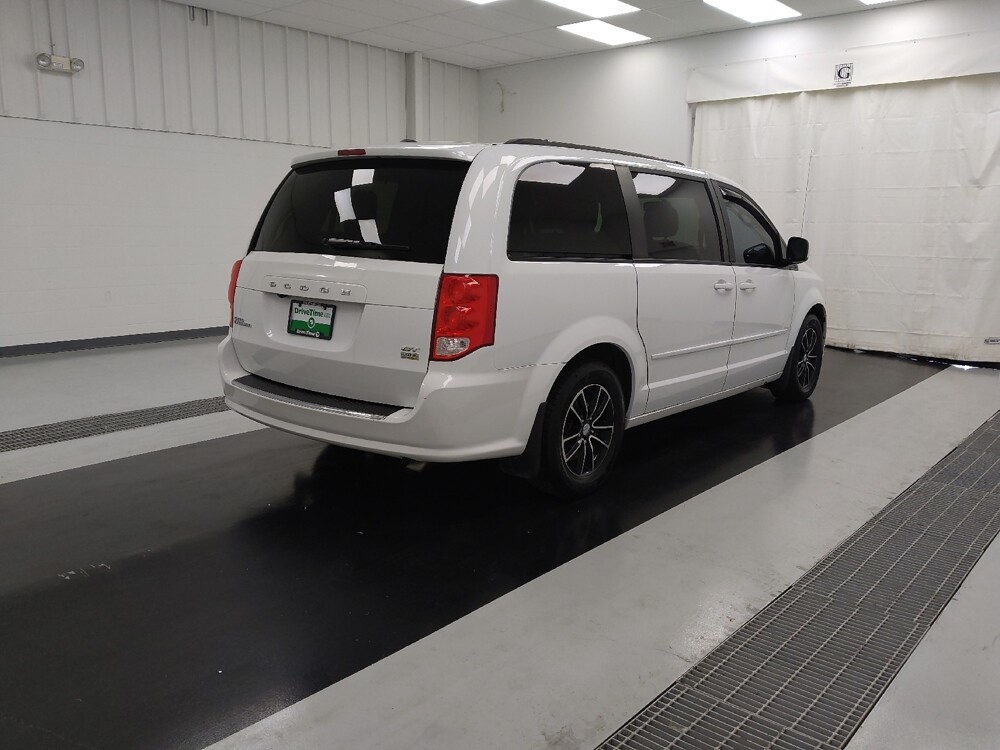 2017 Dodge Grand Caravan in St. Louis, MO 63136 - 18125880 9