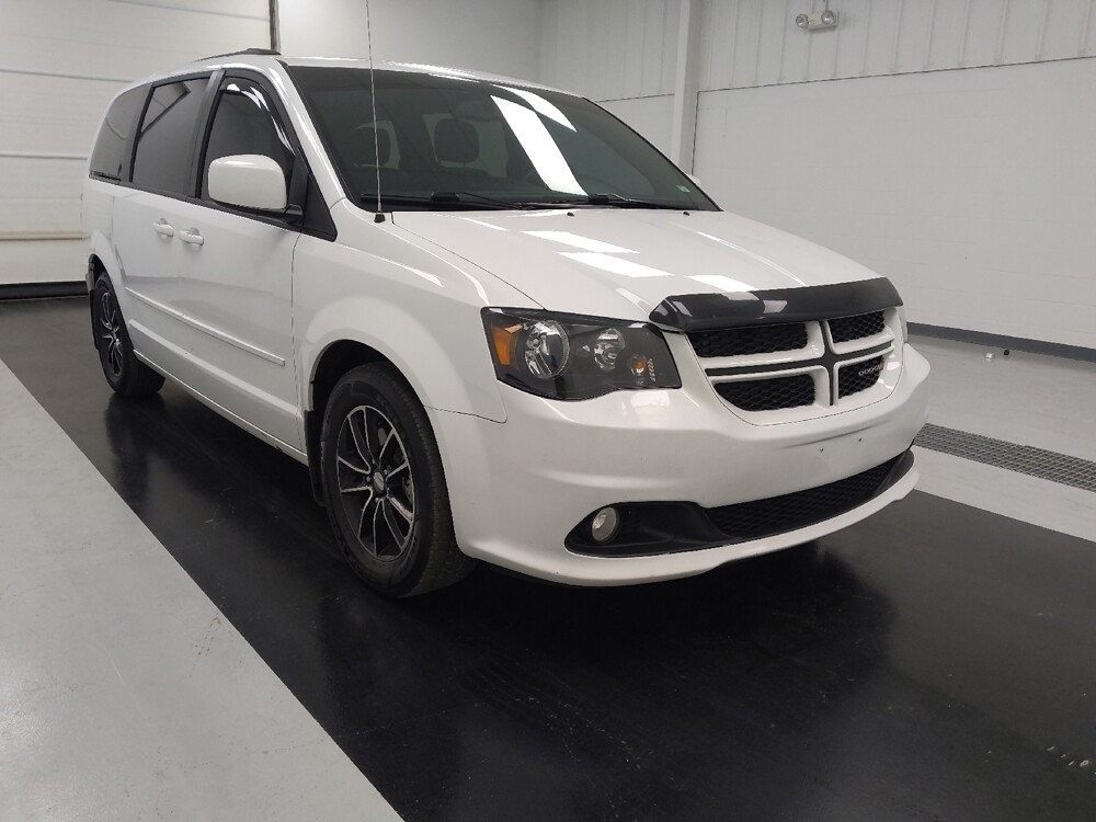 2017 Dodge Grand Caravan in St. Louis, MO 63136 - 18125880 13