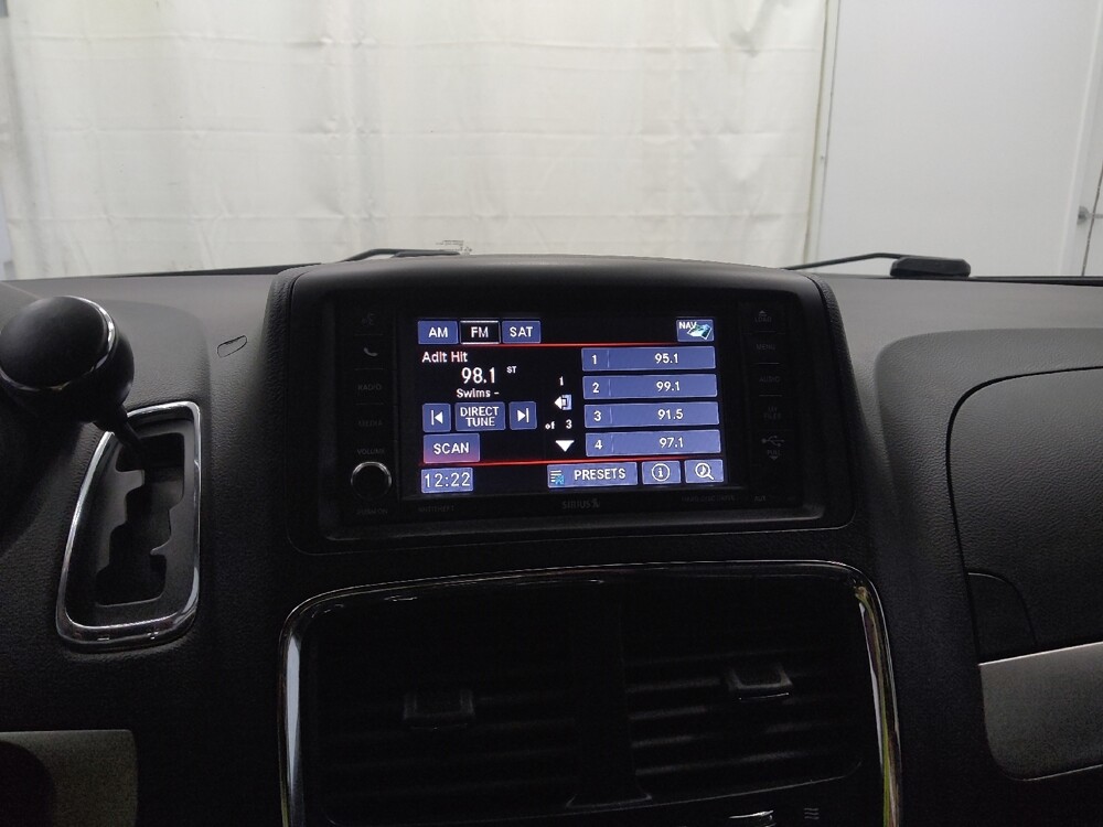 2017 Dodge Grand Caravan in St. Louis, MO 63136 - 18125880 25