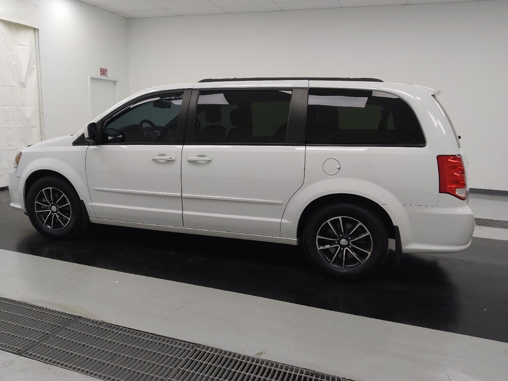 2017 Dodge Grand Caravan in St. Louis, MO 63136 - 18125880 3