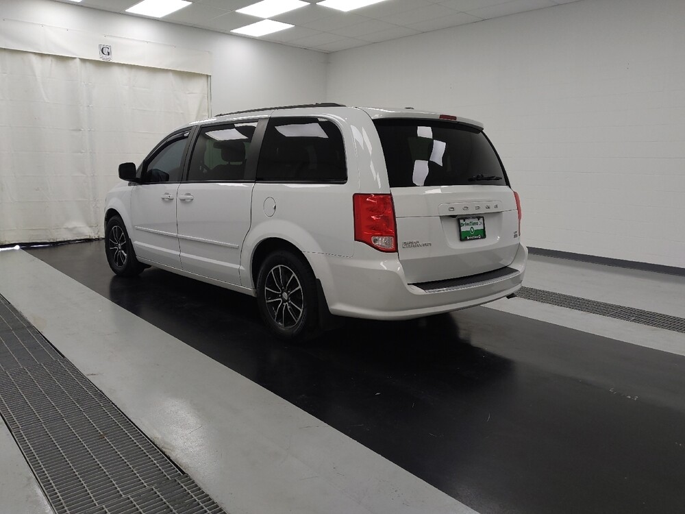 2017 Dodge Grand Caravan in St. Louis, MO 63136 - 18125880 5