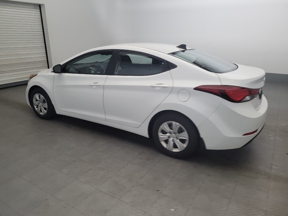 2016 Hyundai Elantra in Fayetteville, NC 28304 - 18125882 3