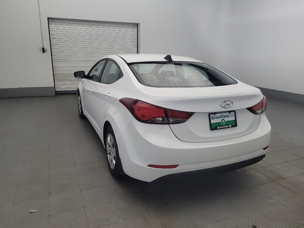 2016 Hyundai Elantra in Fayetteville, NC 28304 - 18125882 5