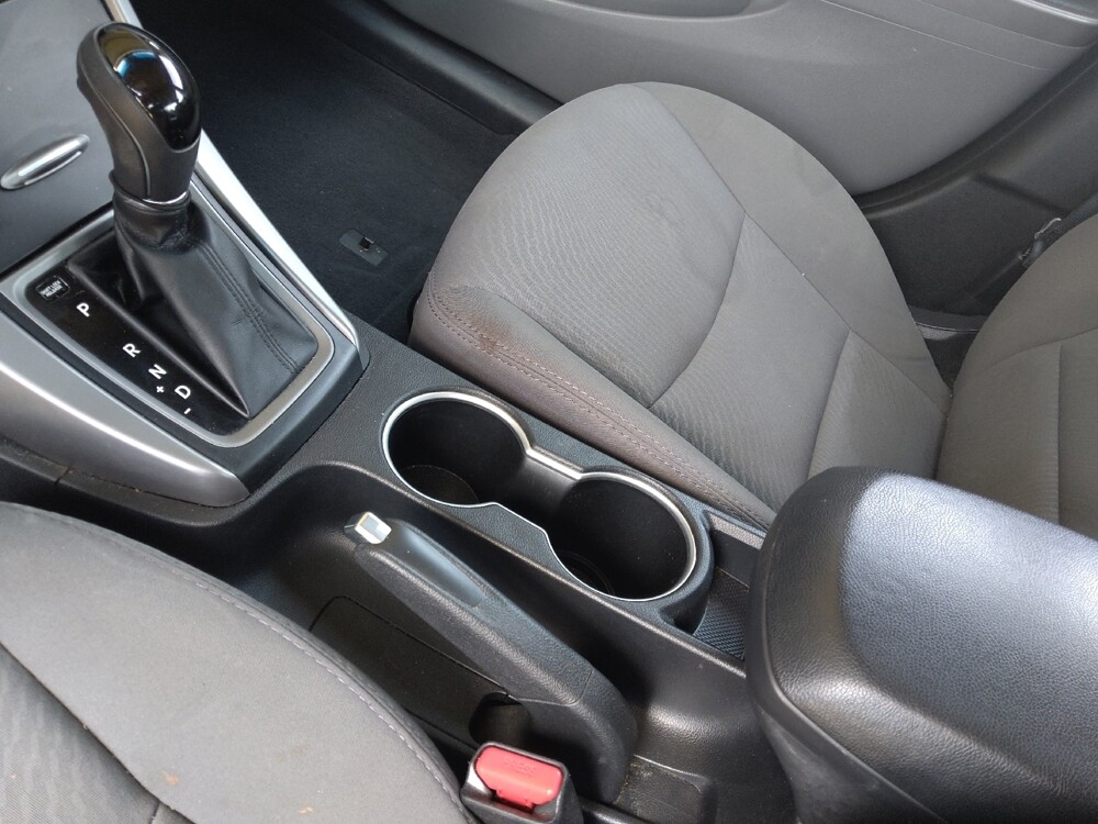 2016 Hyundai Elantra in Fayetteville, NC 28304 - 18125882 26