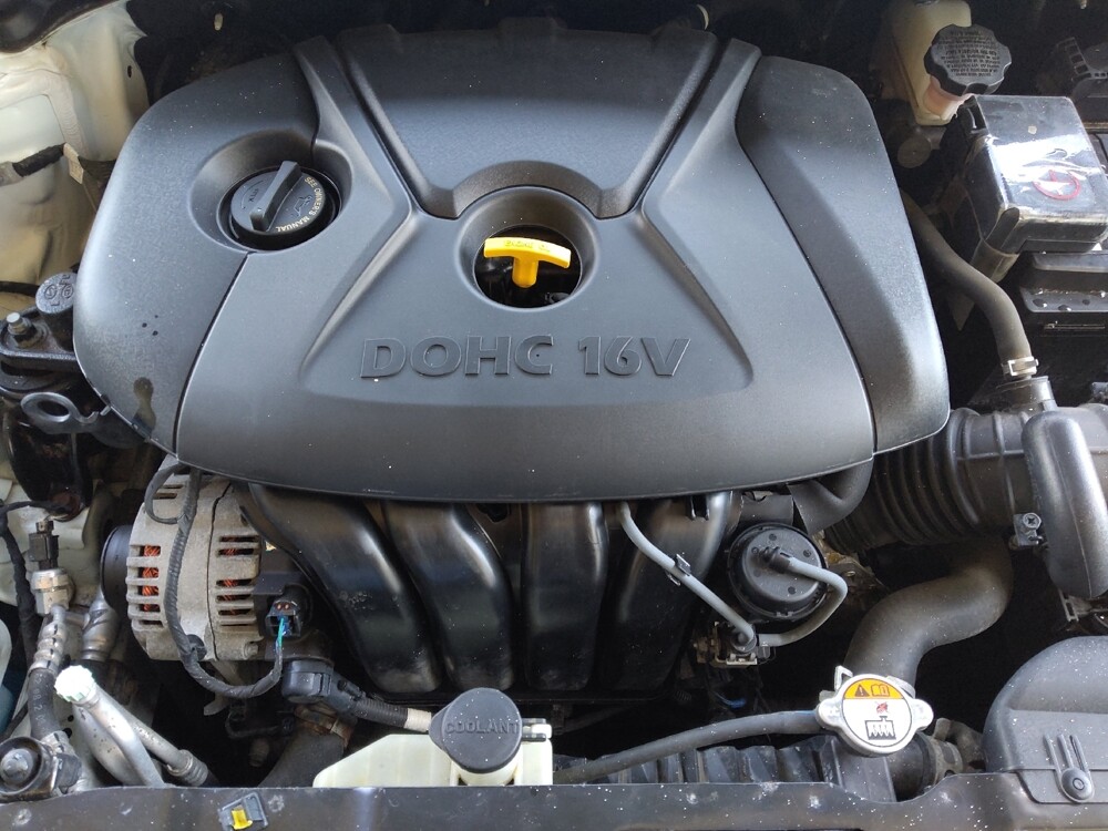 2016 Hyundai Elantra in Fayetteville, NC 28304 - 18125882 30