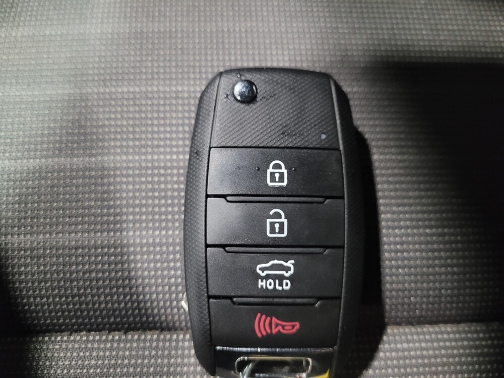 2016 Kia Forte in Pittsburgh, PA 15236 - 18125886 32