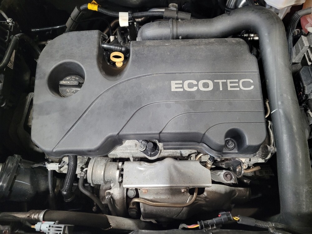 2021 Chevrolet Equinox in Pittsburgh, PA 15237 - 18125895 30