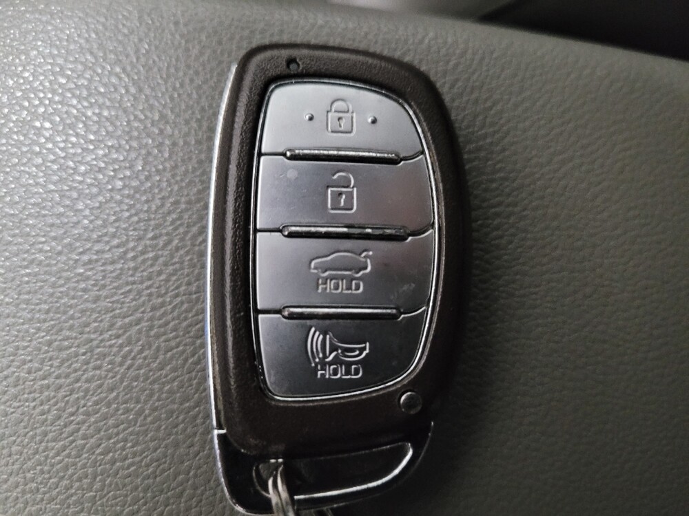 2020 Hyundai Elantra in Pittsburgh, PA 15236 - 18125899 32