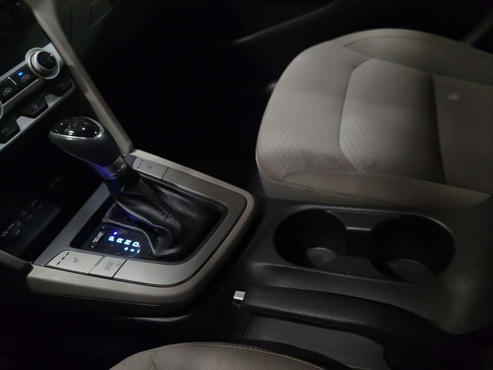 2020 Hyundai Elantra in Pittsburgh, PA 15236 - 18125899 26