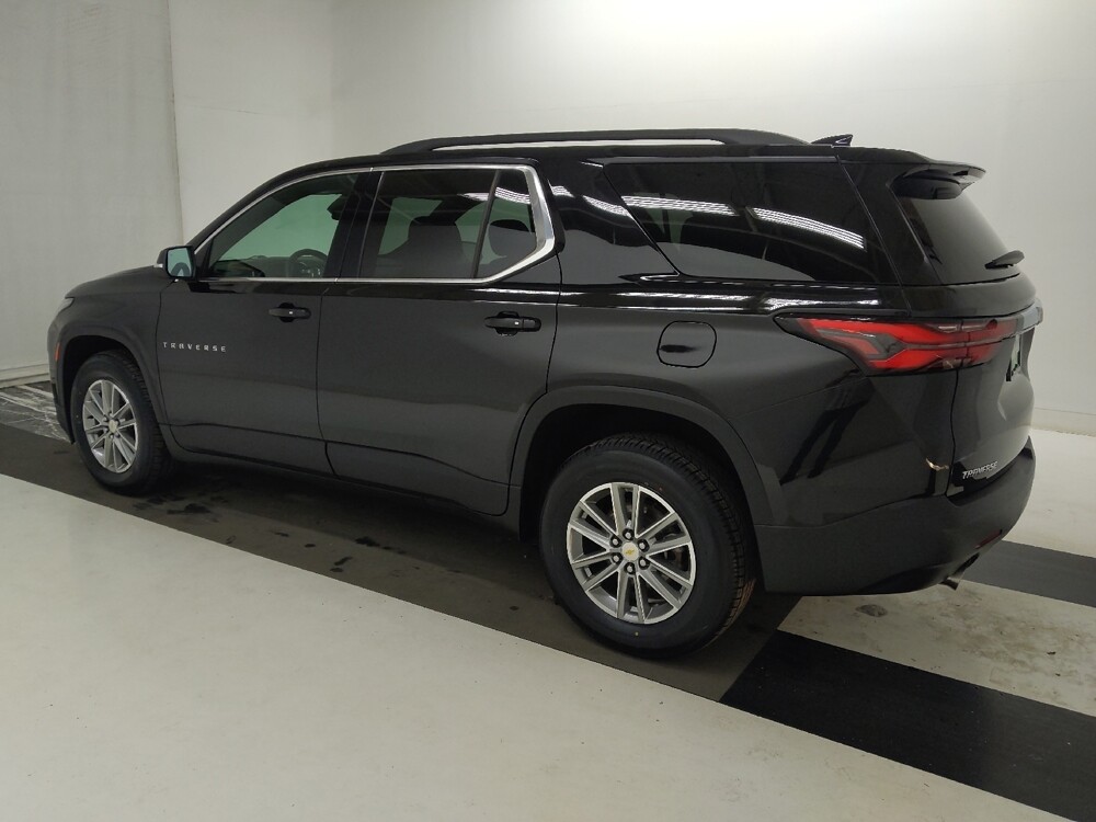 2023 Chevrolet Traverse in St. Louis, MO 63125 - 18125937 3