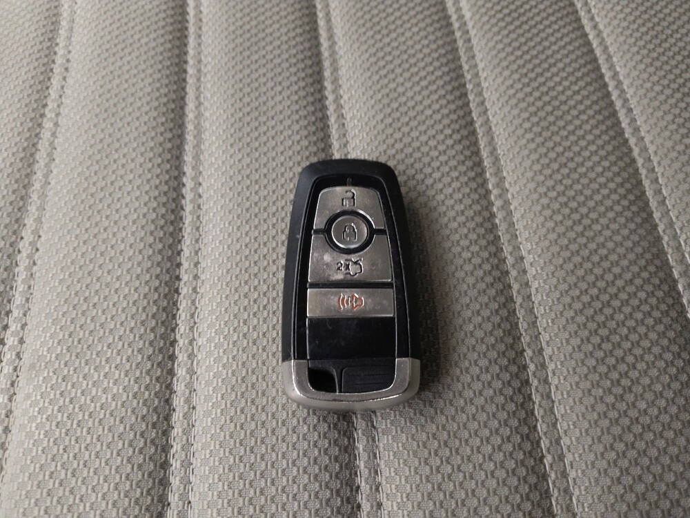 2019 Ford Fusion in Gladstone, MO 64118 - 18125938 32