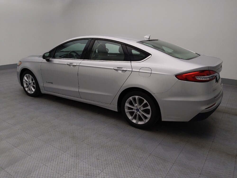 2019 Ford Fusion in Gladstone, MO 64118 - 18125938 3