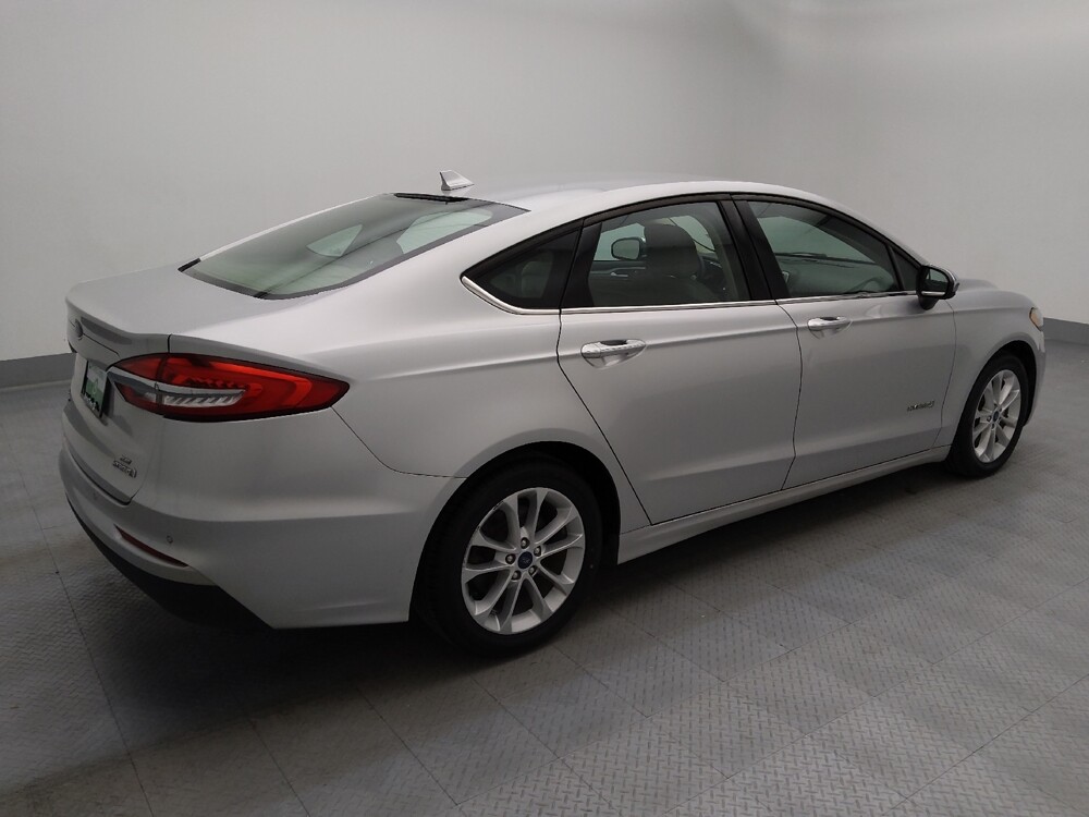 2019 Ford Fusion in Gladstone, MO 64118 - 18125938 10