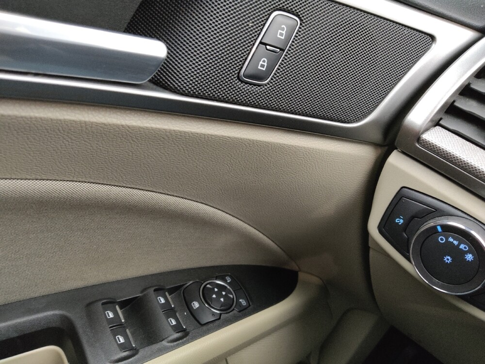 2019 Ford Fusion in Gladstone, MO 64118 - 18125938 27