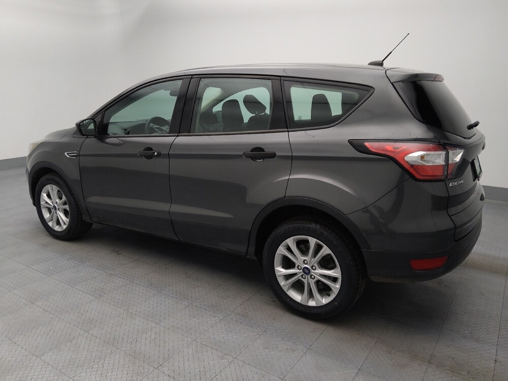 2018 Ford Escape in Gladstone, MO 64118 - 18125941 3