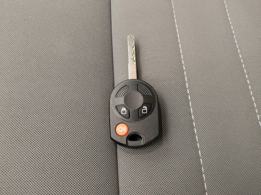 2018 Ford Escape in Gladstone, MO 64118 - 18125941 32