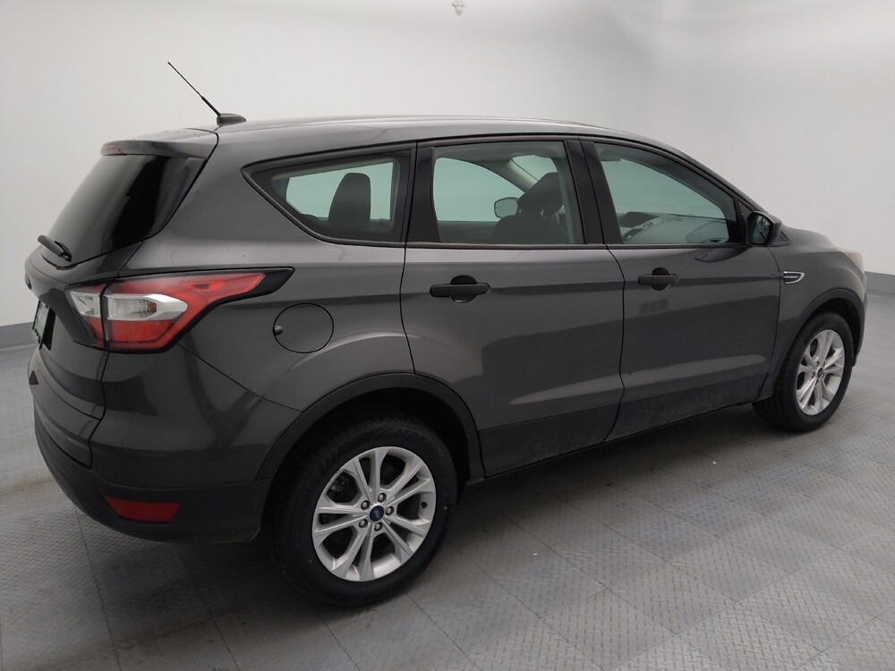2018 Ford Escape in Gladstone, MO 64118 - 18125941 10