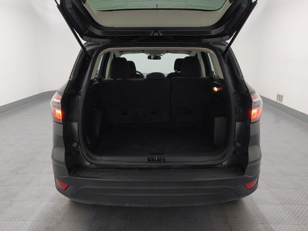 2018 Ford Escape in Gladstone, MO 64118 - 18125941 29