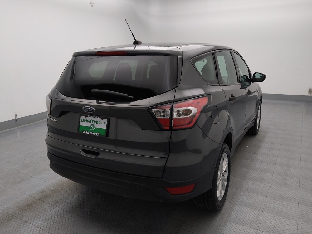 2018 Ford Escape in Gladstone, MO 64118 - 18125941 9