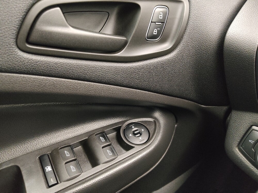 2018 Ford Escape in Gladstone, MO 64118 - 18125941 27