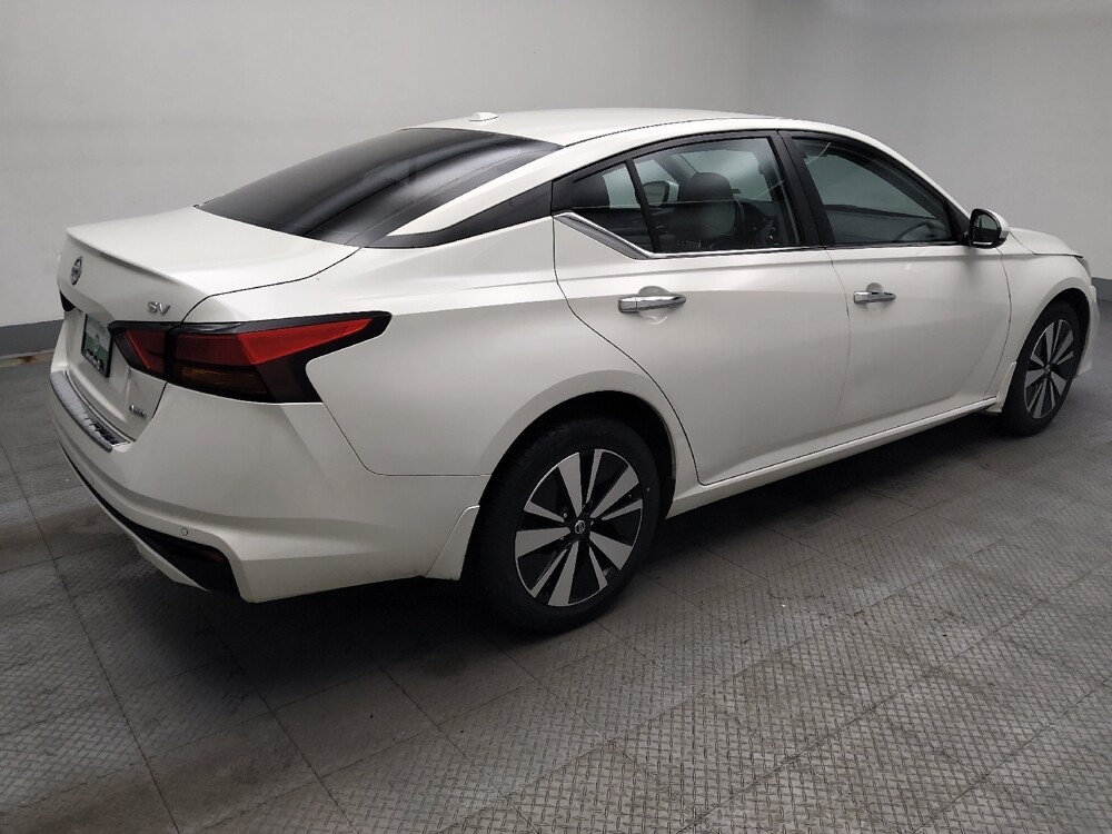 2021 Nissan Altima in Lombard, IL 60148 - 18125948 10