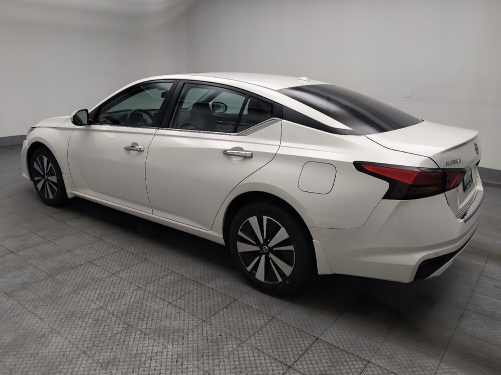 2021 Nissan Altima in Lombard, IL 60148 - 18125948 3