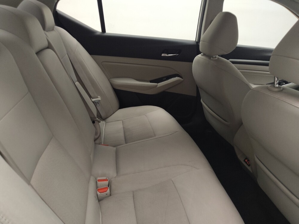 2021 Nissan Altima in Lombard, IL 60148 - 18125948 19