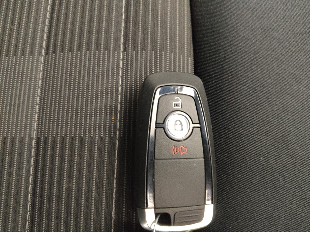 2018 Ford Edge in Des Moines, IA 50310 - 18125952 32