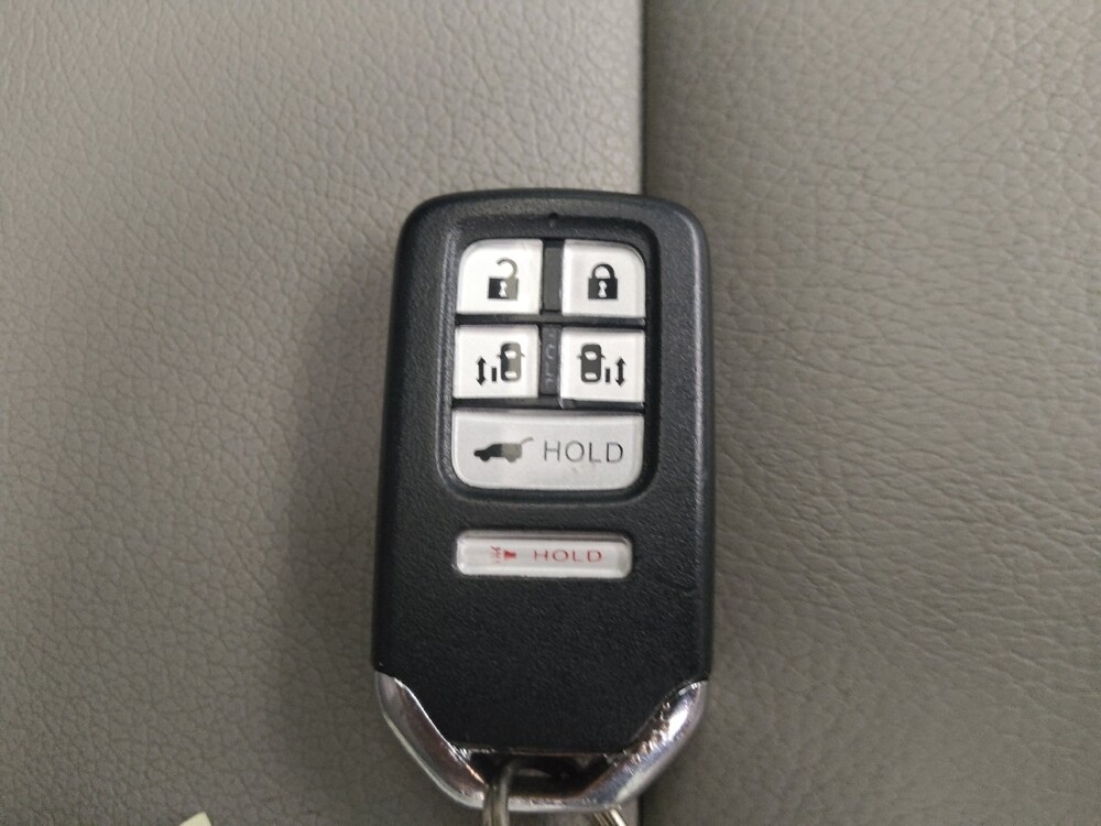 2017 Honda Odyssey in Midlothian, IL 60445 - 18125953 32