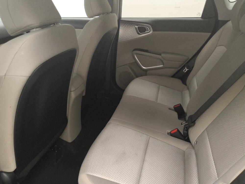 2025 Kia Soul in Des Moines, IA 50310 - 18125957 18