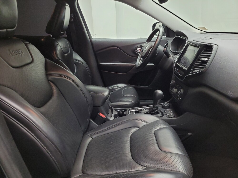 2019 Jeep Cherokee in Taylor, MI 48180 - 18125959 19