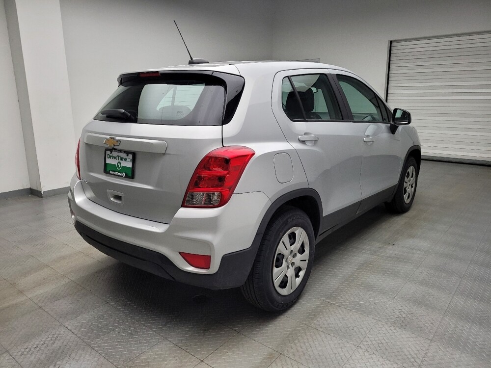 2017 Chevrolet Trax in Taylor, MI 48180 - 18125962 9