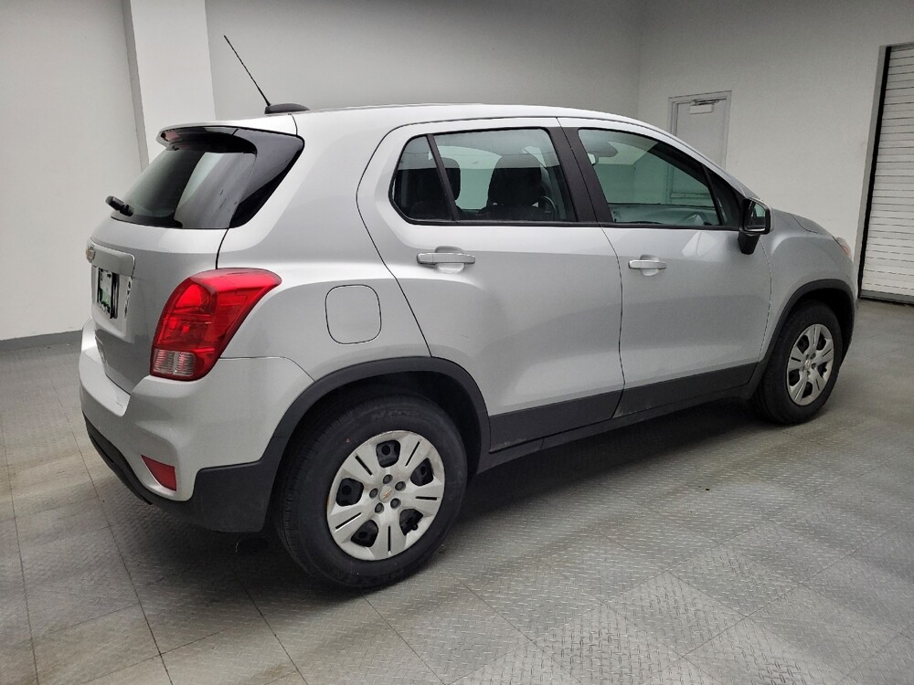 2017 Chevrolet Trax in Taylor, MI 48180 - 18125962 10