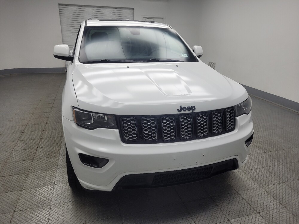 2018 Jeep Grand Cherokee in Indianapolis, IN 46222 - 18125974 14