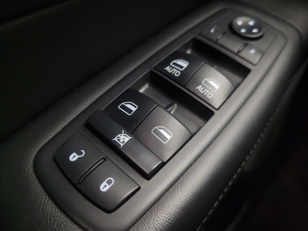 2018 Jeep Grand Cherokee in Indianapolis, IN 46222 - 18125974 27