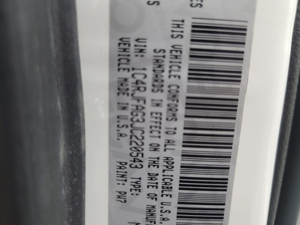 2018 Jeep Grand Cherokee in Indianapolis, IN 46222 - 18125974 33