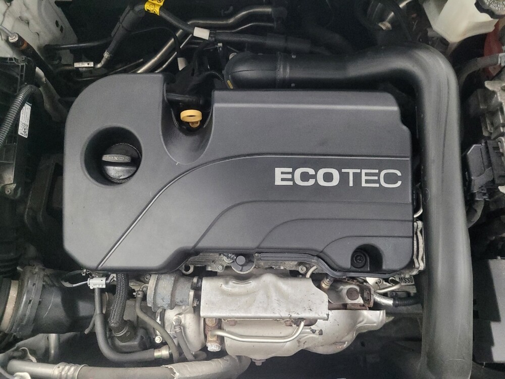 2020 Chevrolet Equinox in Indianapolis, IN 46222 - 18125975 30