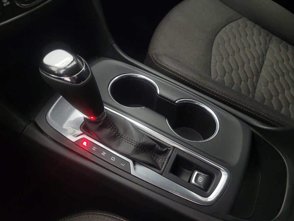 2020 Chevrolet Equinox in Indianapolis, IN 46222 - 18125975 26