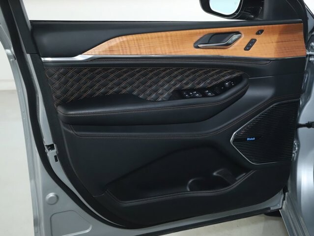 2024 Jeep Grand Cherokee L in Bedford, OH 44146 - 18125979 16