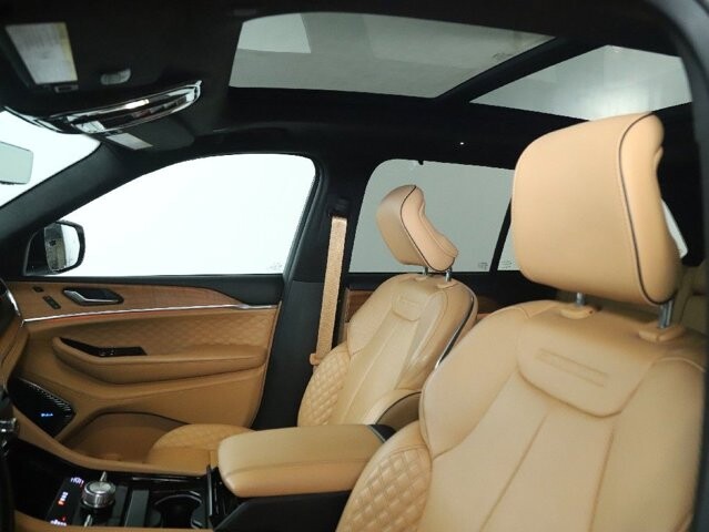 2024 Jeep Grand Cherokee in Bedford, OH 44146 - 18125981 20